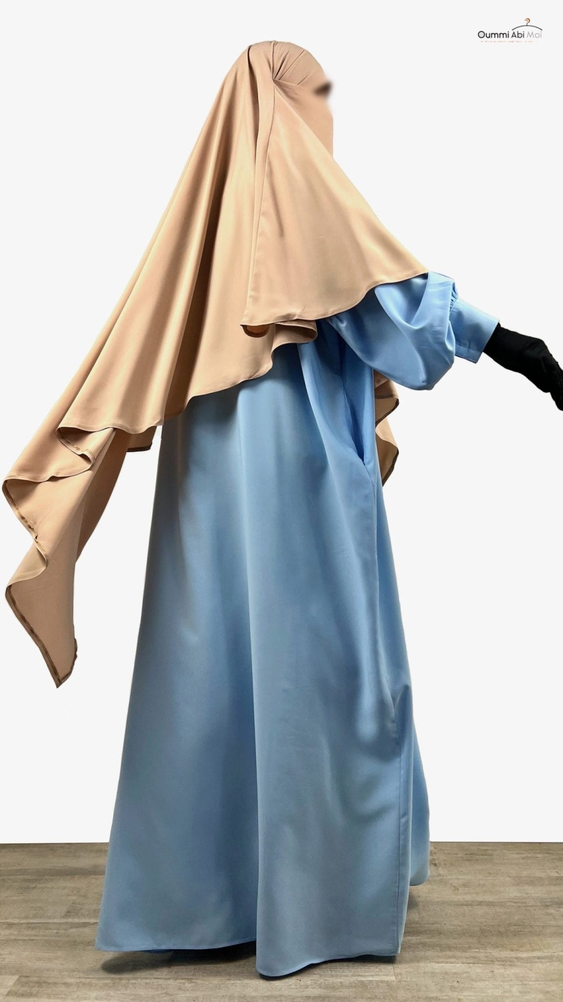 Abaya manches bouffantes fluide bleu ciel, coupe ample et manches plissées