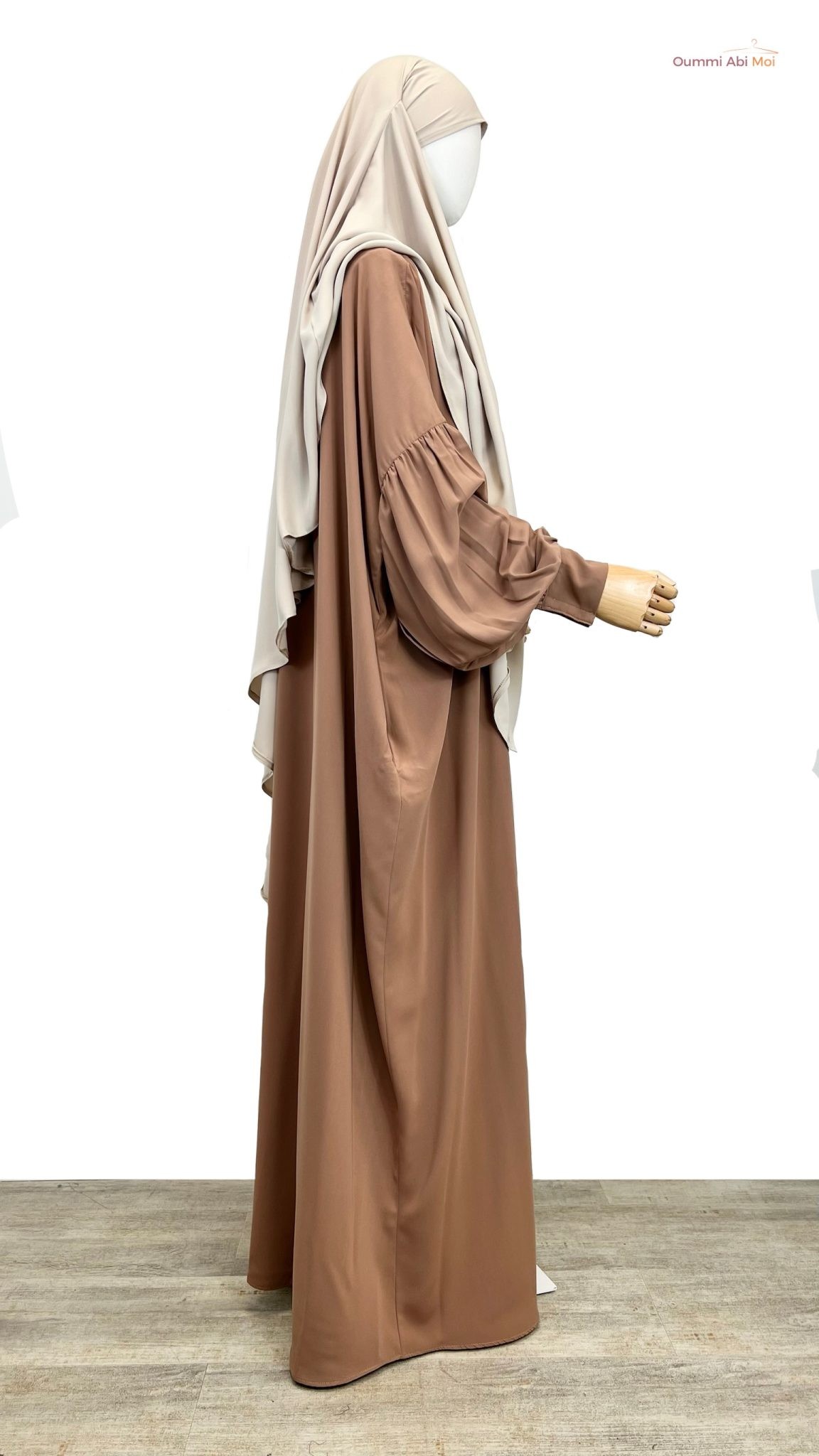 Abaya manches bouffantes fluide camel, coupe ample et manches plissées