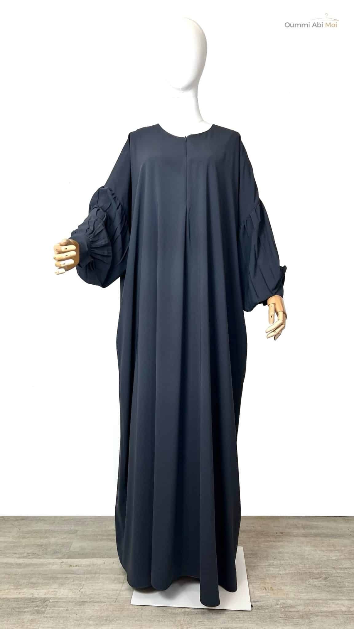 Abaya manches bouffantes fluide gris foncé, coupe ample et manches plissées