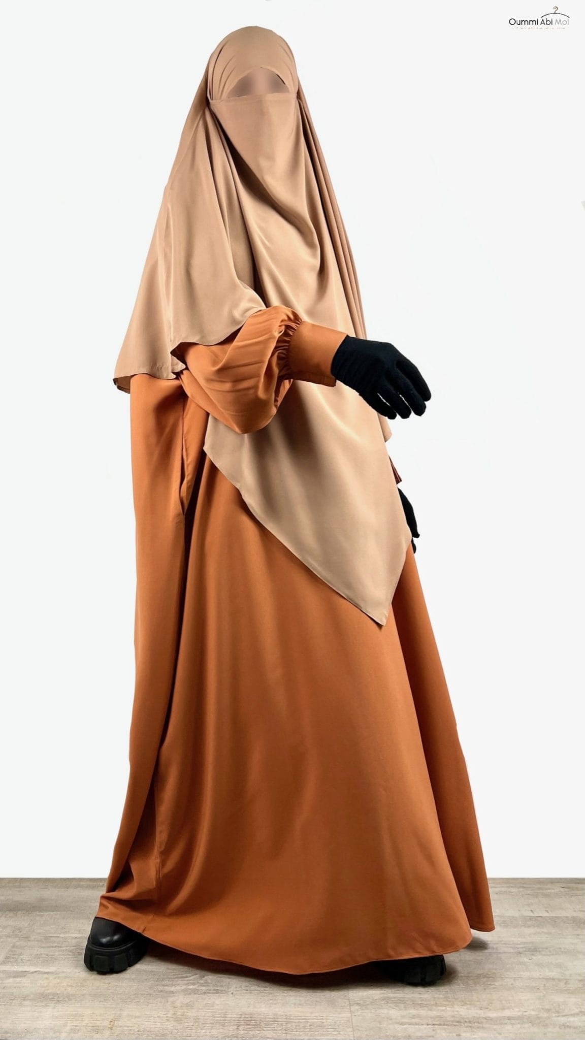 Abaya manches bouffantes fluide miel, coupe ample et manches plissées