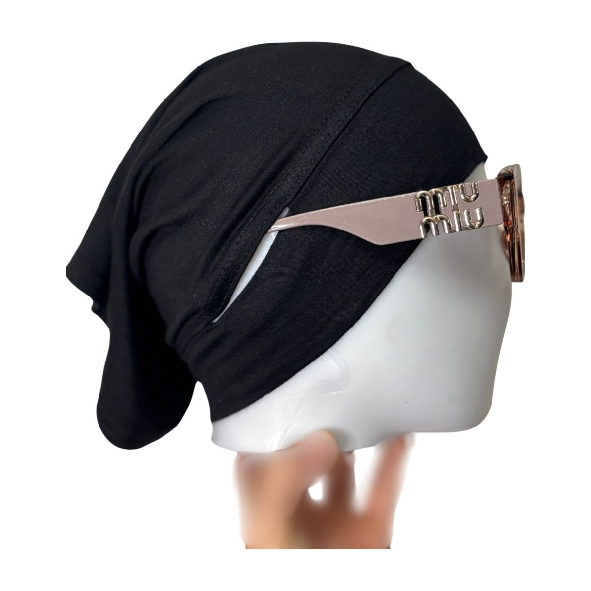 Bonnet avec ouverture aux oreilles