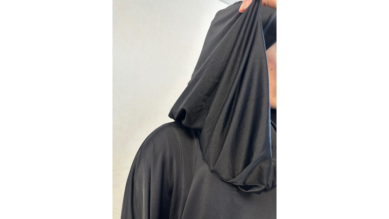 Jilbab de bain 2 pièces noir : cape avec hijab intégré et sarouel